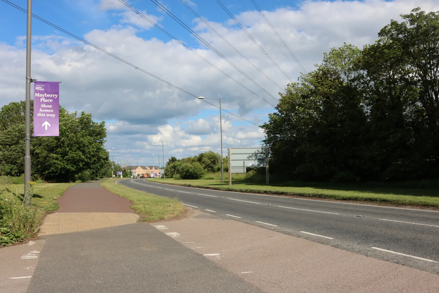The A41 on the way into Aylesbury from Aston Clinton