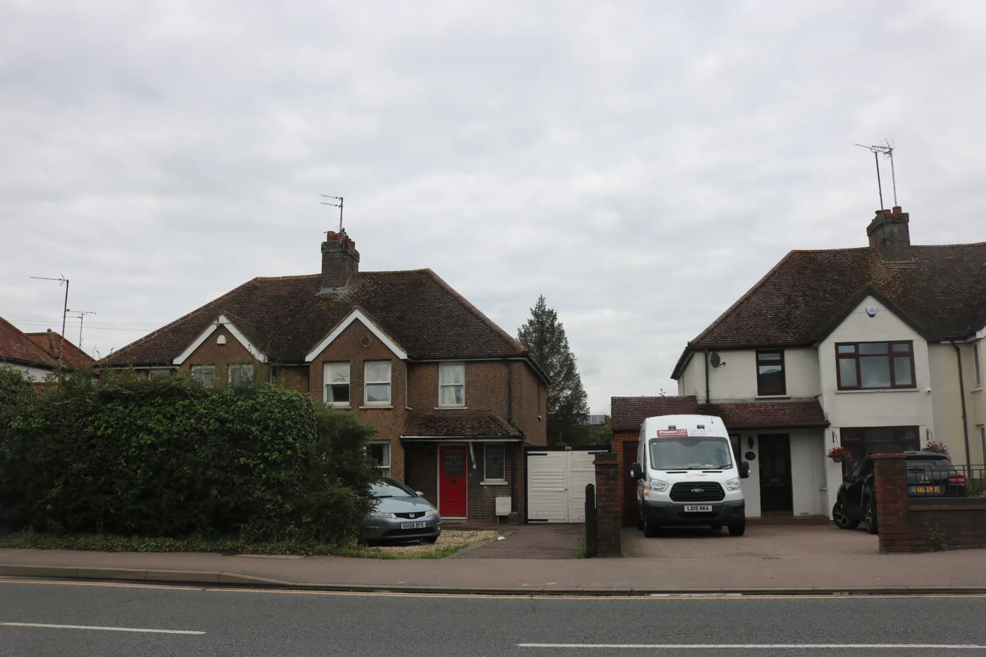 Houses on Tring Road, Aylesbury. A band D home inside the Aylesbury Town Council area pays £2,626.21 in 2026/27